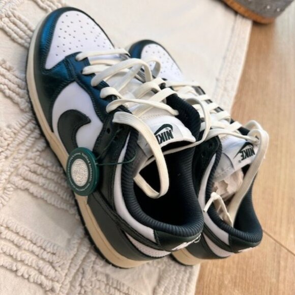 Nike Dunk Low Vintage Green (Women's) 8.5 - Picture 4 of 4